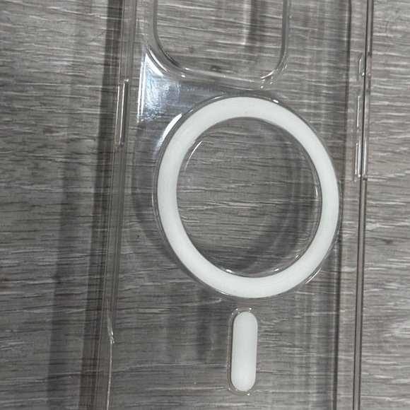 APPLE MAG SAFE CLEAR CASE - Picture 8 of 8